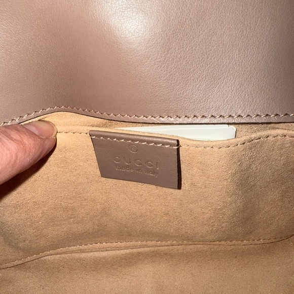 Gucci Beige Marmot Quilted Leather Crossbody Bag with Gold Chain - Picture 5 of 5